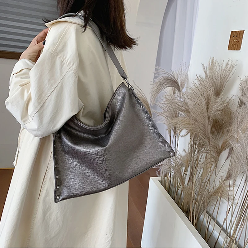 

Fashion Rivet Shoulder Bag Women Chain Crossbody Bags for Women High Quality Leather Handbags Large Capacity Tote Top-Handle Bag