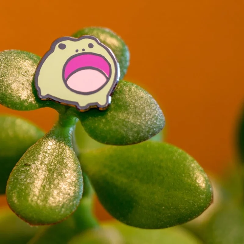 Эмалированные заколки с милыми маленькими животными милый экран броши лягушка