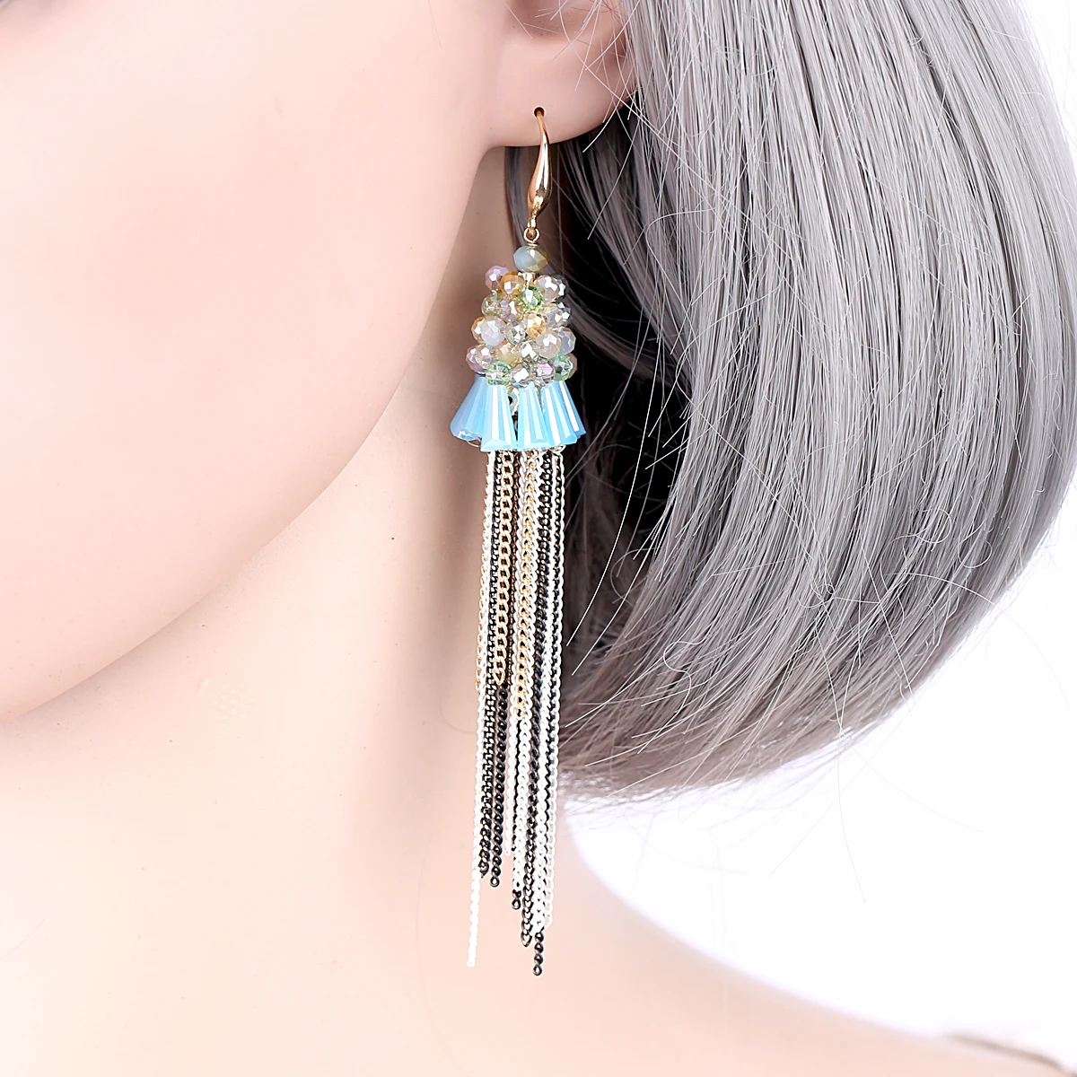 Новые длинные висячие серьги с золотыми кисточками и цепочками в богемном стиле