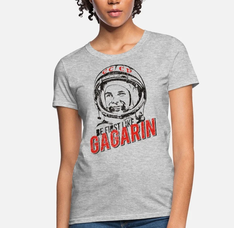 Женская футболка Юрий Гагарин посвящённый первому человеку путешествию в космос