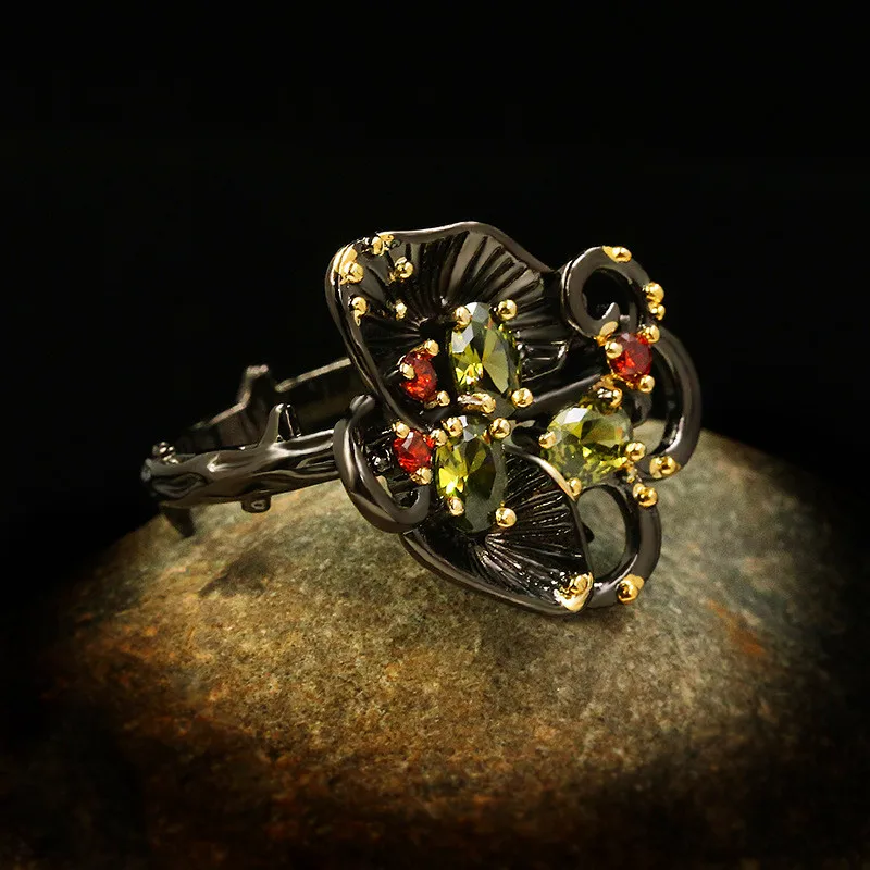 

Luxury Female Red Green Crystal Ring Charm 14KT Black Gold Wedding Rings For Women Vintage Flower Zirconia Engagement Big Ring