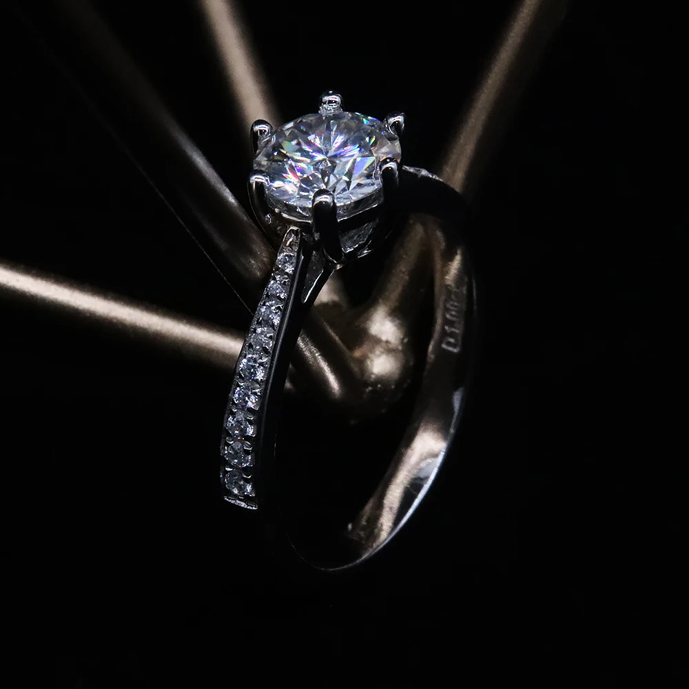 Женское серебряное кольцо с муассанитом|Кольца| |