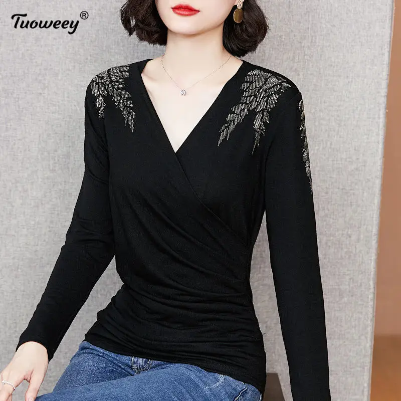 

Women Spring Short-sleeved V-neck Hot Rhinestone T-shirt Female Cross Stitching Folds Slim Slimming Bottoming T-shirt Pullover