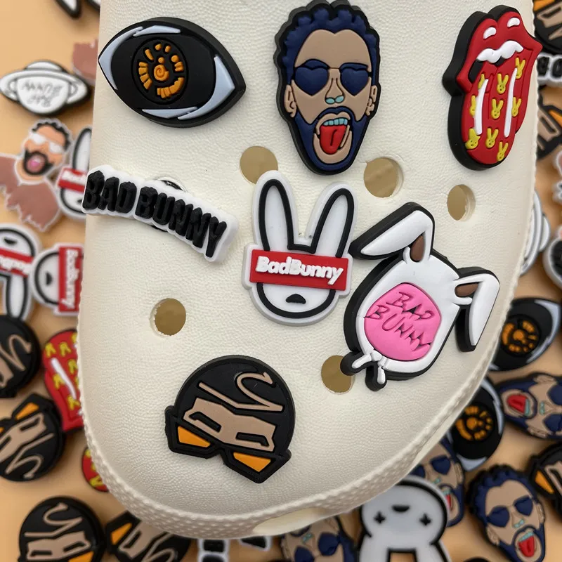 Single Sale 1 Pcs Crocs Charms PVC Shoe Decoration White Rabbit Shoe Charms Funny Man Expression For Birthday Gift 18P-6L-1