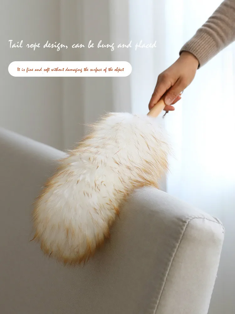 

Щетка для пыли из шерсти и перьев с деревянной ручкой