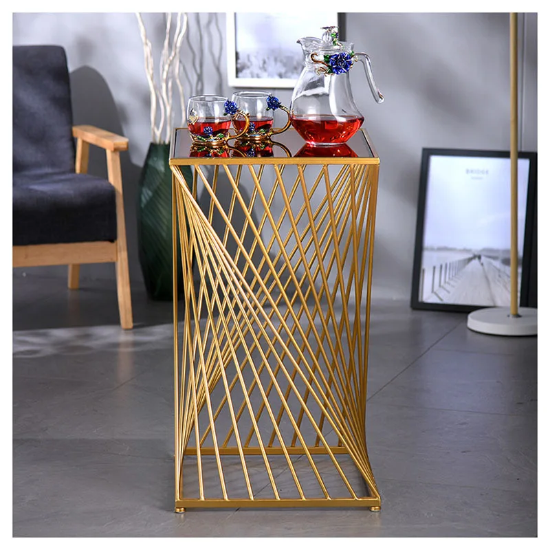 Nordic simple milk tea shop table small family creative iron art living room round coffee Bedside |