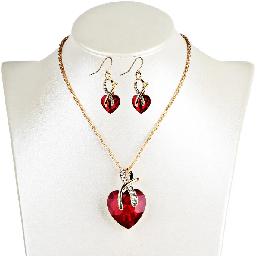 Набор ювелирных изделий ожерелье и серьги с кристаллами в виде сердца из горного