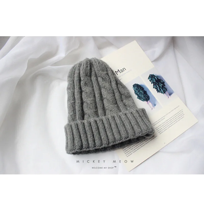 Dark gray Взрослая осенняя и зимняя вязаная шапка, одноцветная женская шапка, скрученный старинный головной убор, теплая маска в горошек, зимняя шапка для девочек с женскими ушами - Цвет: Dark gray