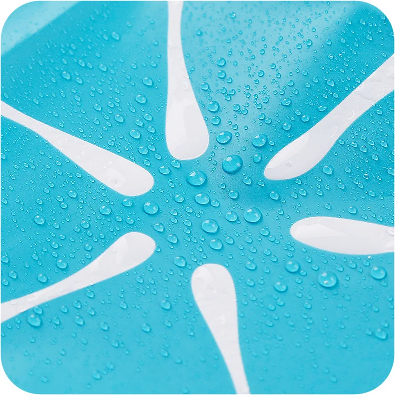 

Protective safety products prevent your baby's fingers from reaching the fan cover
