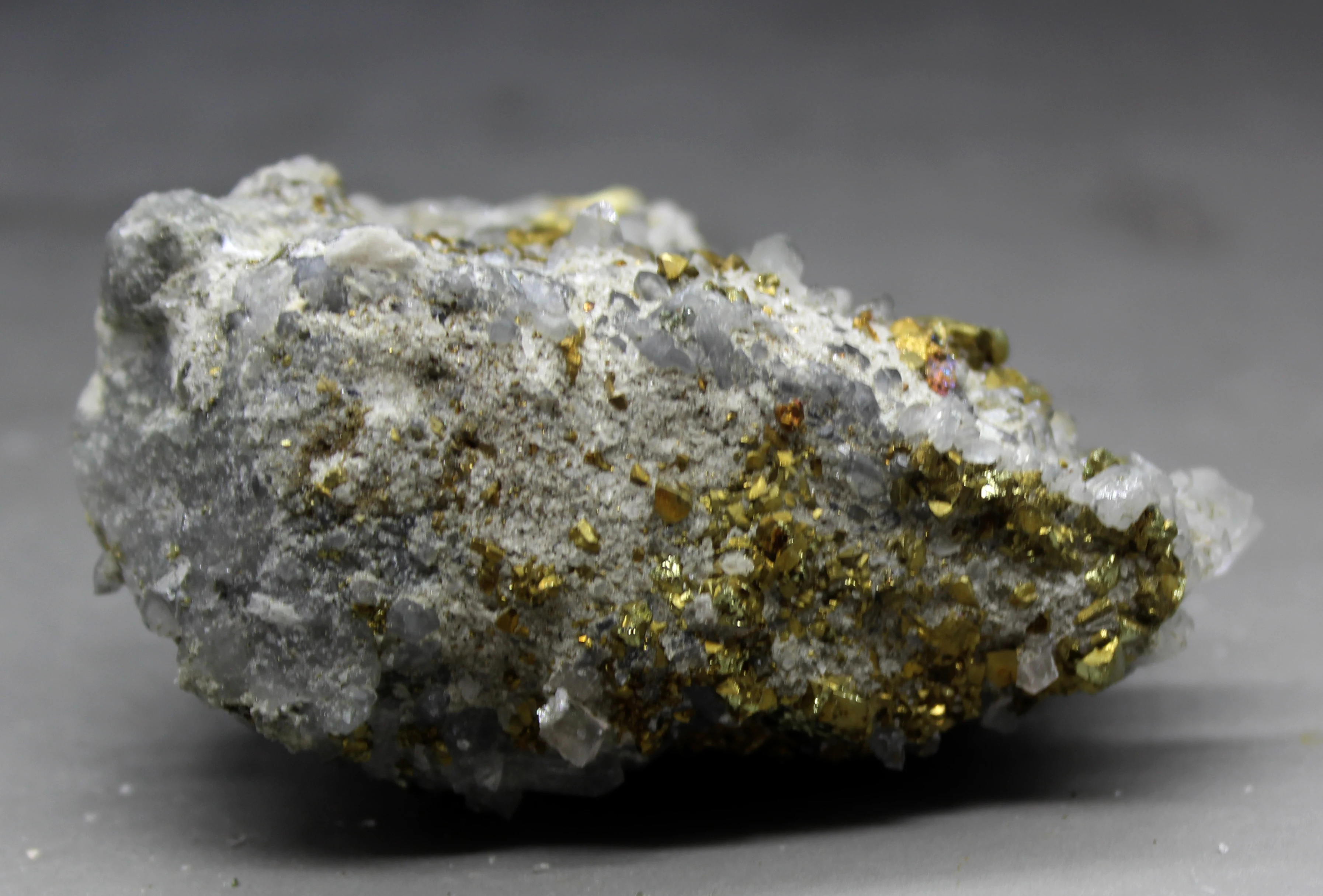 159 г натуральный Блестящий chalcopyrite и кристаллический симбиотический минеральный