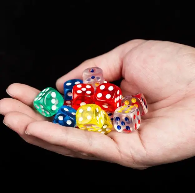 

10/30Pcs Portable Table Games Dice 14MM Acrylic Round Corner Board Game Dice Party Gambling Game Cubes Digital Dices with Bag