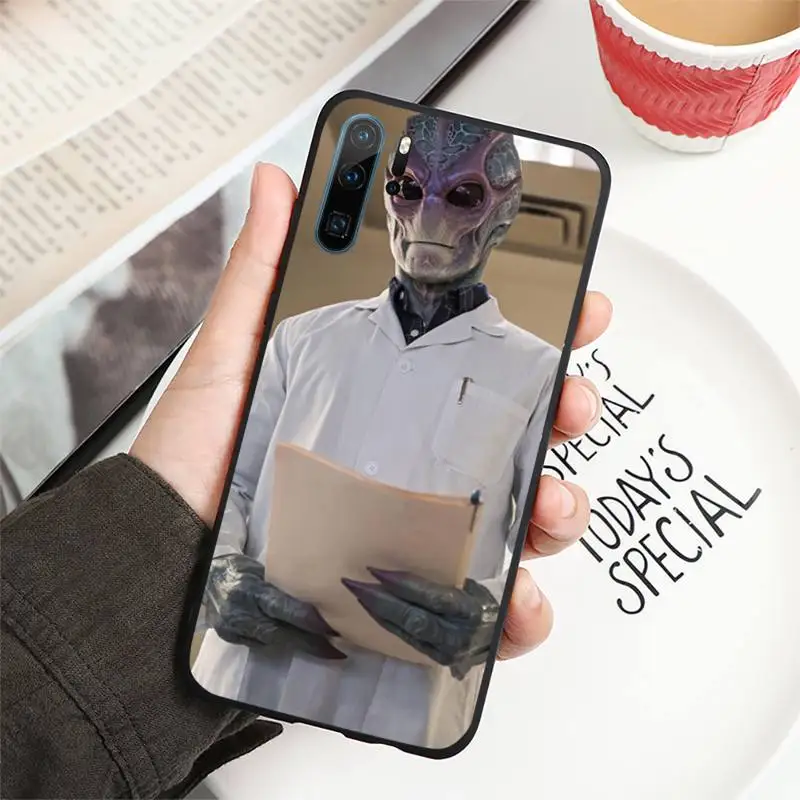 

Resident Alien Phone Case For Huawei P40 P20 P30 lite Pro P Smart 2019 Mate 40 20 10 Lite Pro Nova 5t