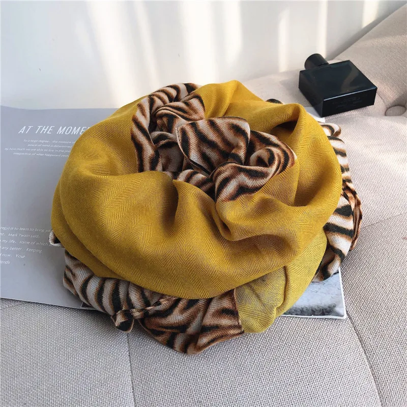 

New style cotton Print Shawl Women Fashion cotton material Flower silk scarf autumn and winter lady matching Beach quality scarf