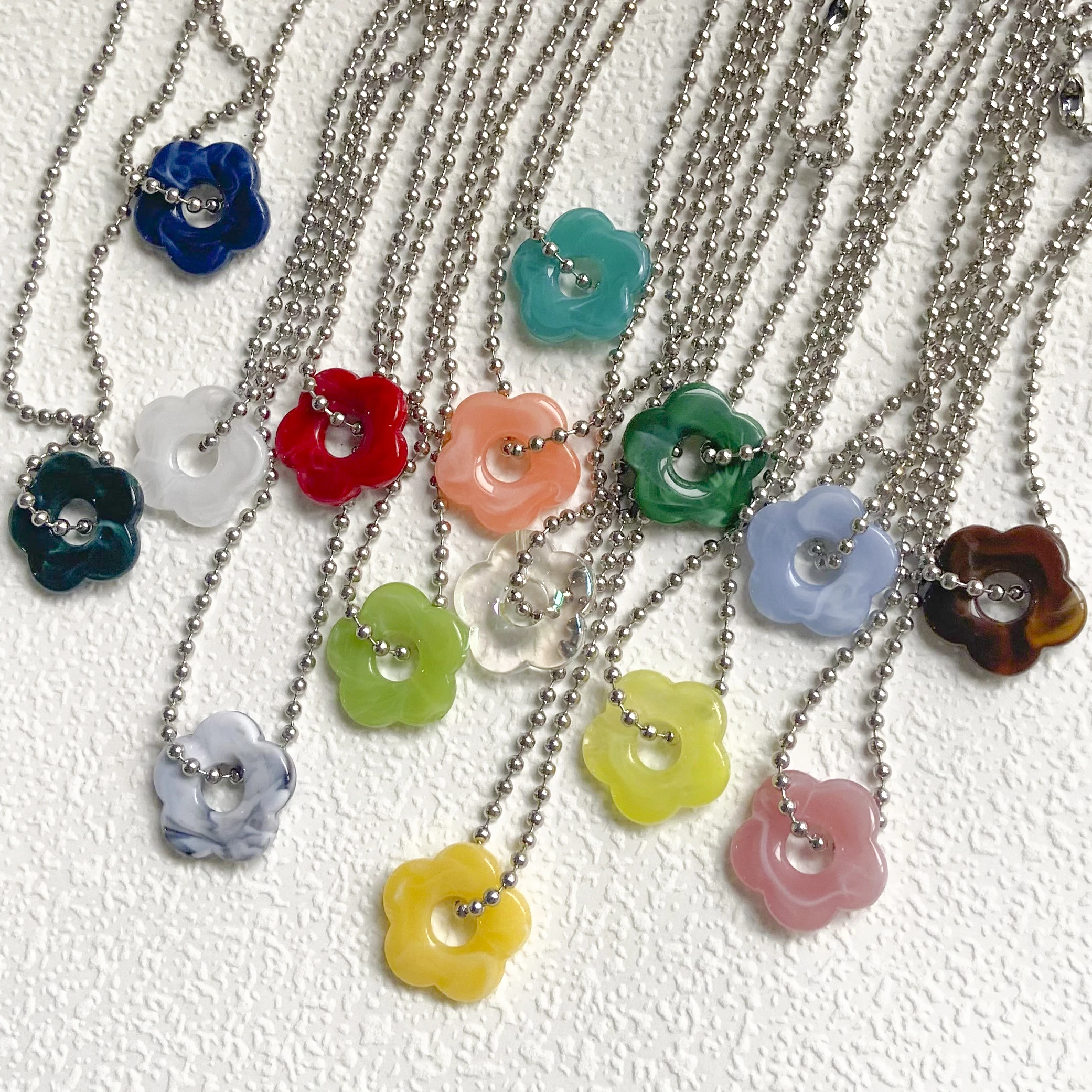 

Beauty Layer New Fashion Cute Flower Pendant Lady Necklace Same Birthday Gift Alloy Jewelry Wholesale Direct Sales