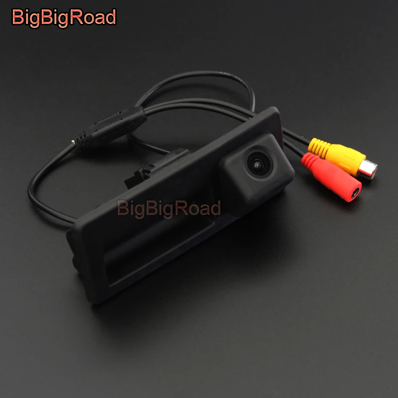 

BigBigRoad Car Trunk Handle Camera For Audi A4 S4 RS4 B8 8K Q3 8U For Porsche Cayenne 92A Car Rear view Reverse Camera HD CCD