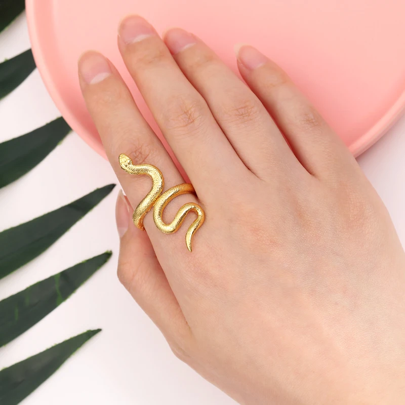 

Fashion Snake Black Openning Rings for Women Girls Punk Personality Gold Plated Animal Ring Party Club Jewelry Gifts