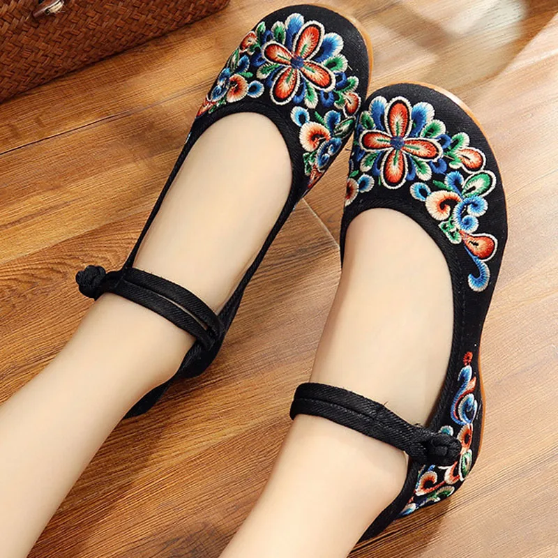 Женские туфли с вышивкой в китайском стиле повседневные тканевые на плоской