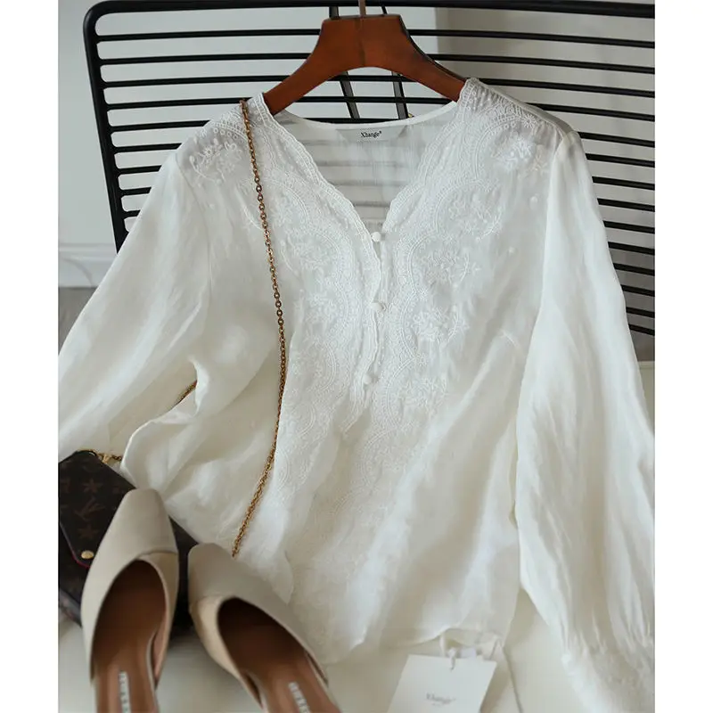 

Summer White Chiffon Blouses Women Vintage Embroidery Technology T-Shirt Plus All Matched Femal Top