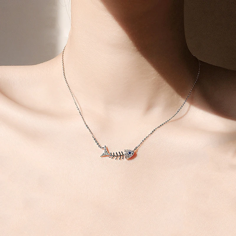 

Цепочка с фианитом золотистого цвета для женщин и девушек