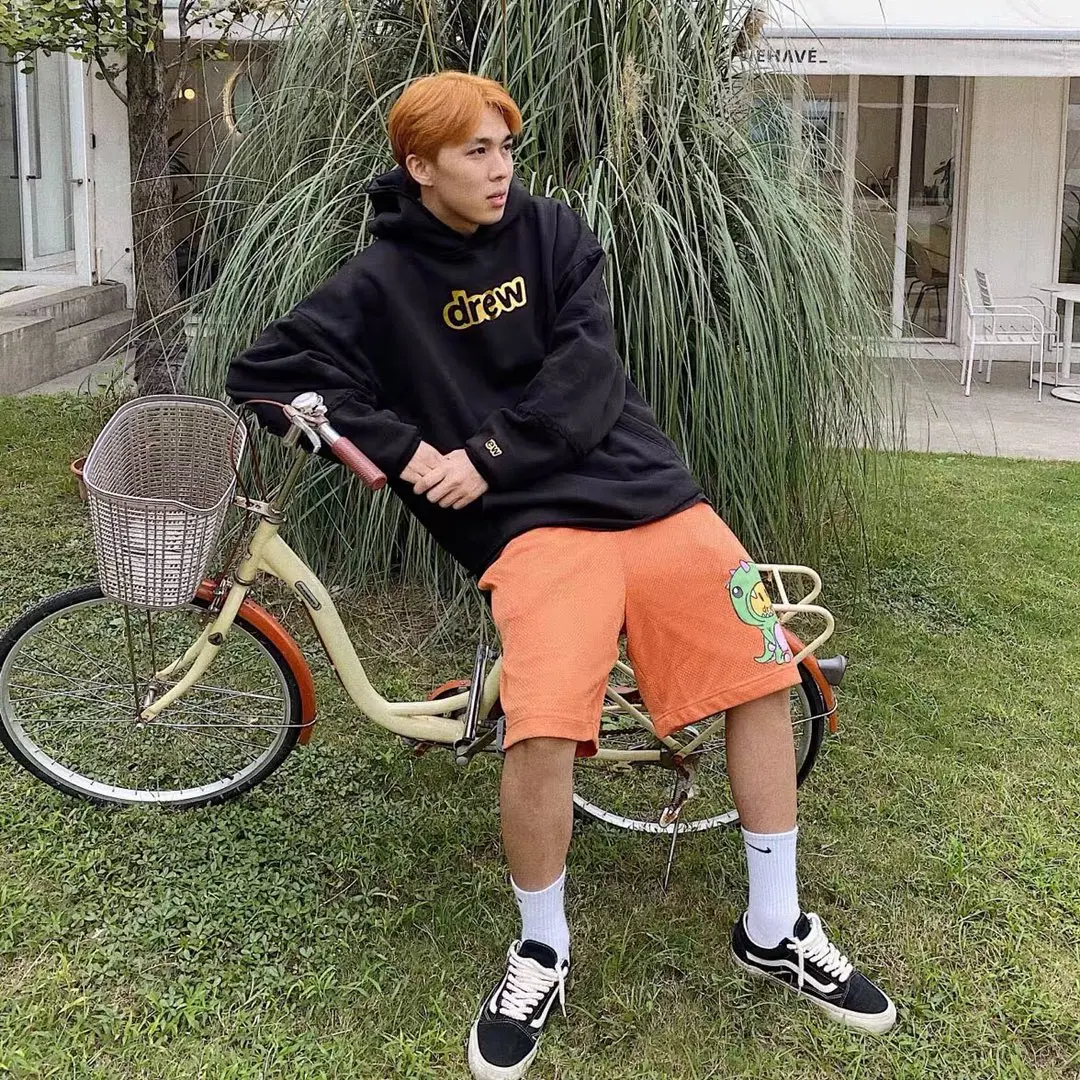 

Drew House Classic Mascot Print Justin Bieber Orange Shorts Men Women Loose Shorts Summer Mesh Shorts Beach Shorts