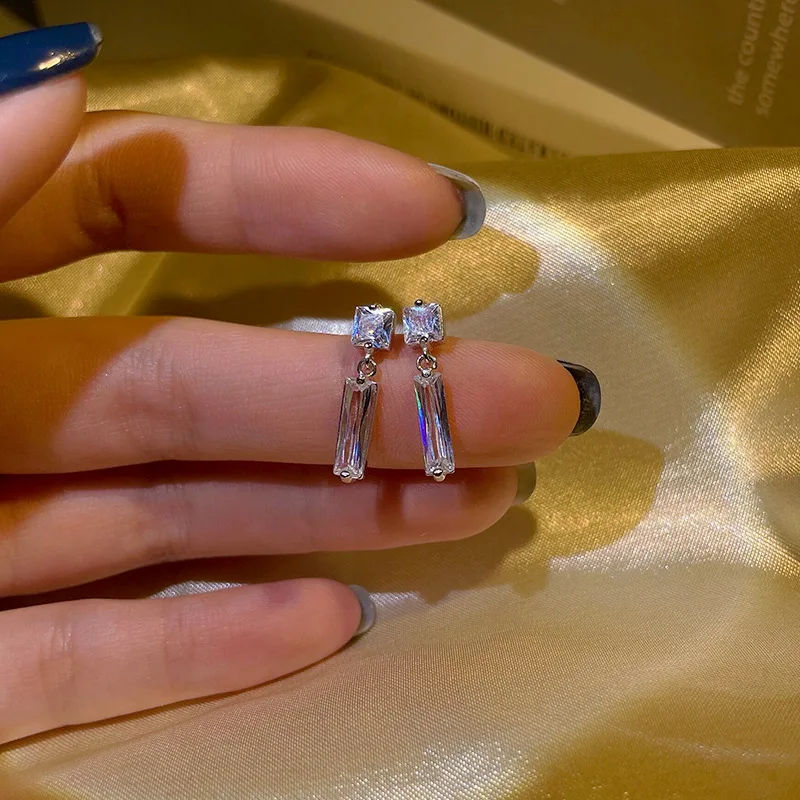 

Женские длинные серьги из стерлингового серебра 2021 пробы с фианитами