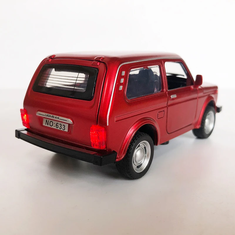

1/32 Metal for Lada Jeep Toy Car Model Alloy Die-casting Sound And Light Openable Toy Vehicle Pull Back For Kids Gift