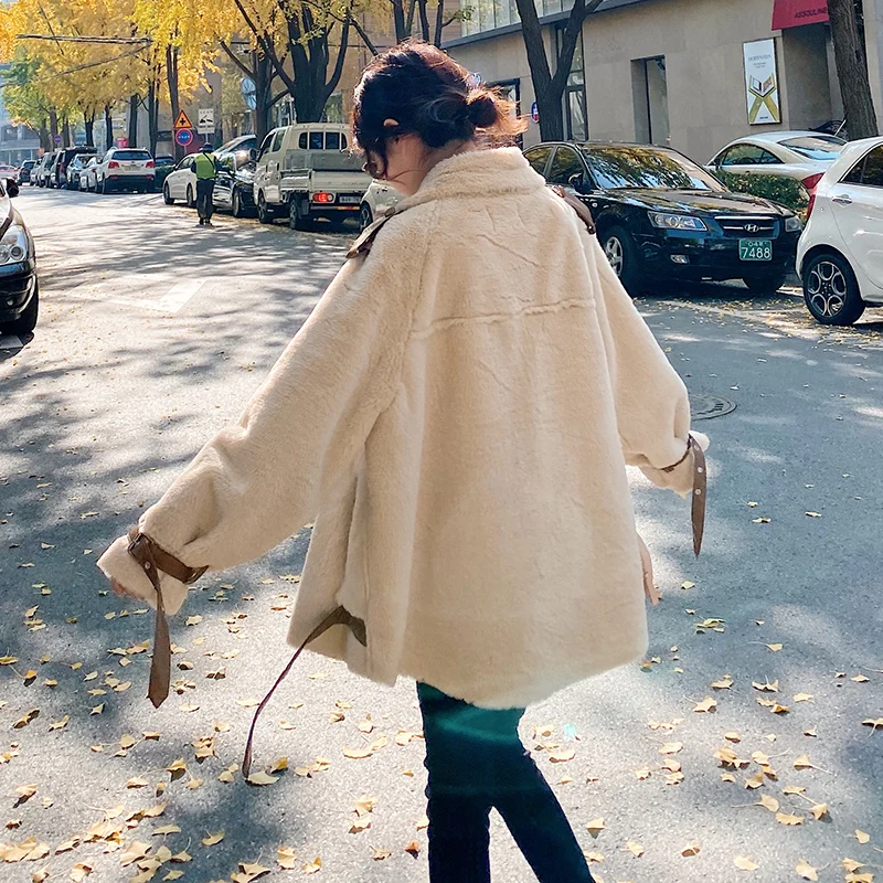 

2021 Lamb Plush Jacket Women Winter Fashion Korean Style Loose Artificial Fur Beige Motorcycle Commuter Long Sleeve Coat Lapel