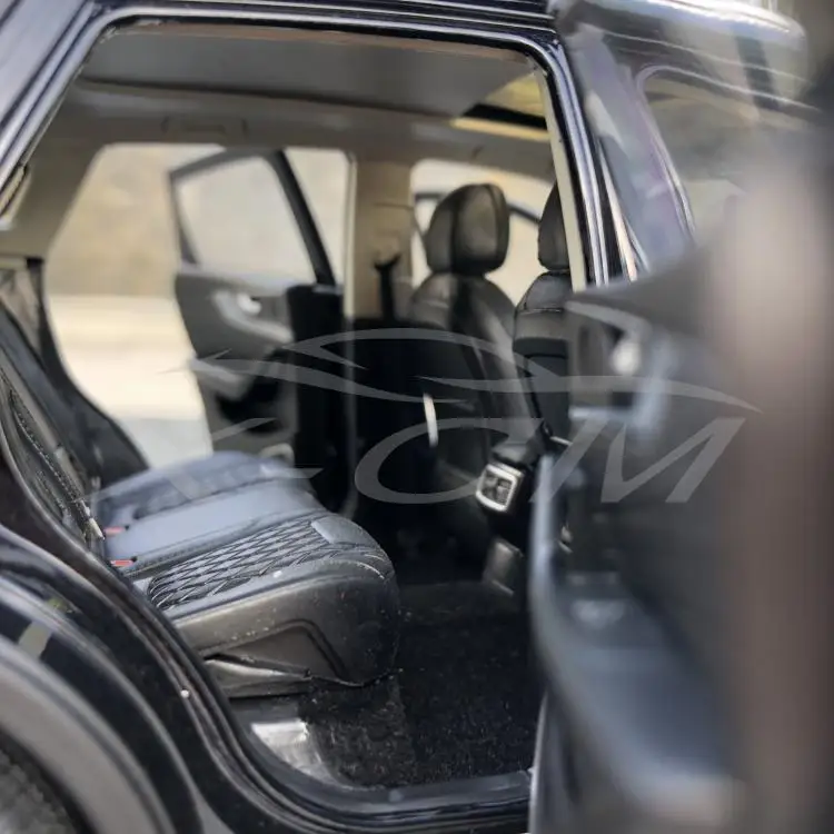 Литая под давлением модель автомобиля век Дракон Hongqi HS5 SUV 1:18(черный)+ маленький подарок