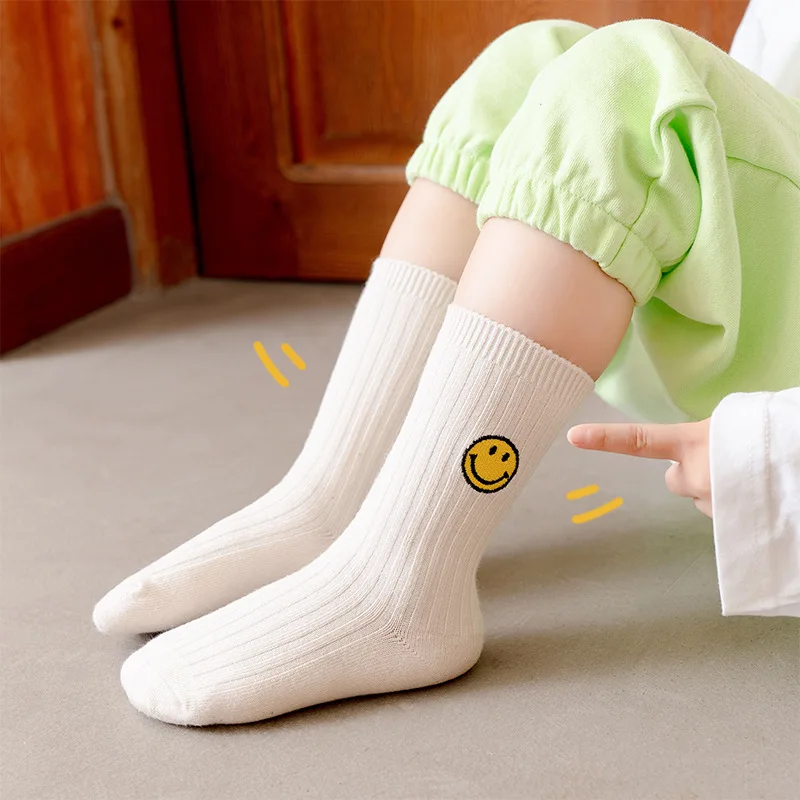 5 Pairs/Lot 22 New Children's Socks Cute Cartoon Yellow Smiley Kids Socks Soft Cotton Autumn Girls Tube Socks Boys Sports Socks