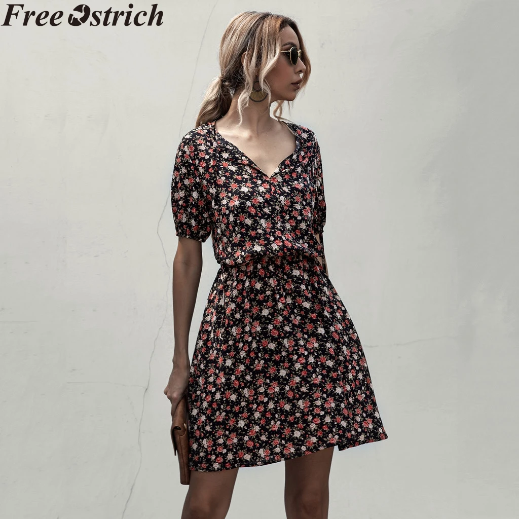 Женское платье с высокой талией офисное коротким рукавом и цветочным принтом