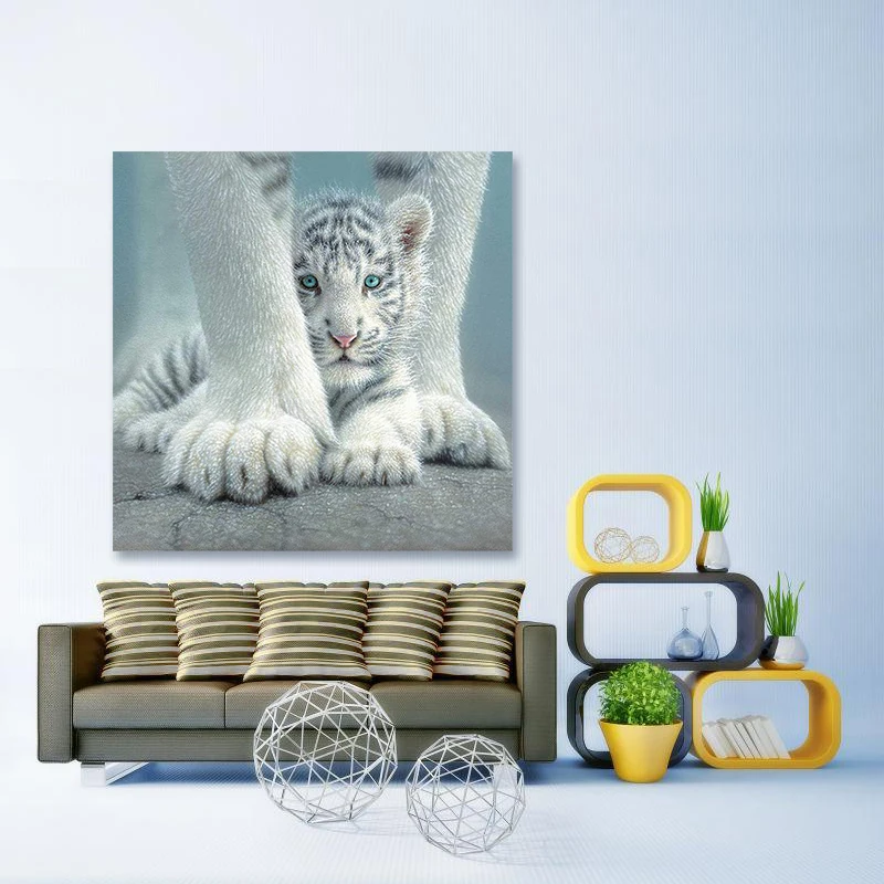 Картина по номерам произведение искусства chipmunk маленький белый тигр розовый