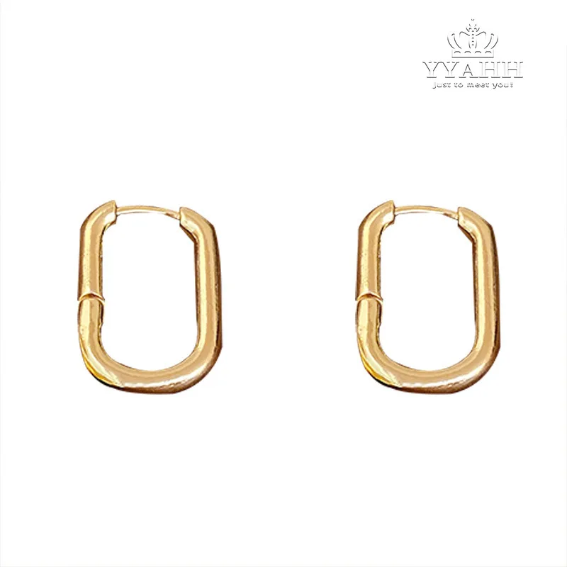 

European and American Fashion Geometric Hollow Out Square Earrings, Metal Cold Wind Light Luxury Earrings Ring Ladies