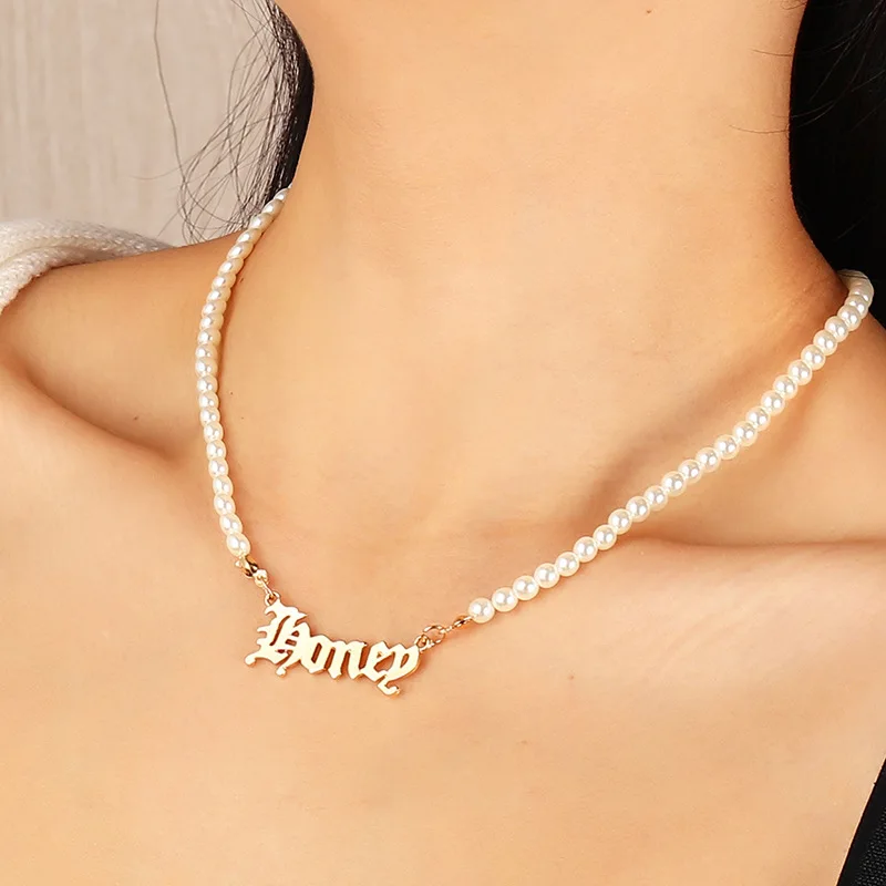 

European Fashion Alphabet Necklaces Jewelry Womens Imitation Pearl Beads Chains Popular Letter Angel Honey Necklaces For Girls