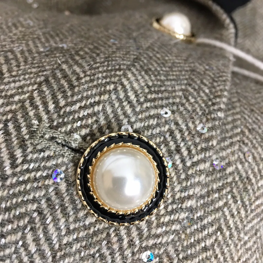 

High Quality Luxury Autumn and Spring Women New Sequined Tweed Metal Chain Brooch Blazers + High Waist Pants Two Piece Set