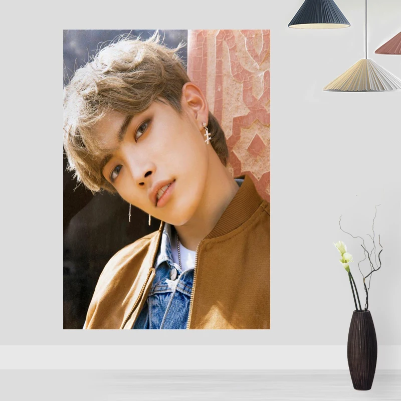 

Художественный постер Hong Joong KPOP на заказ, настенный постер для гостиной, декоративный холст, ткань без рамки, Современная печать на стене 0224