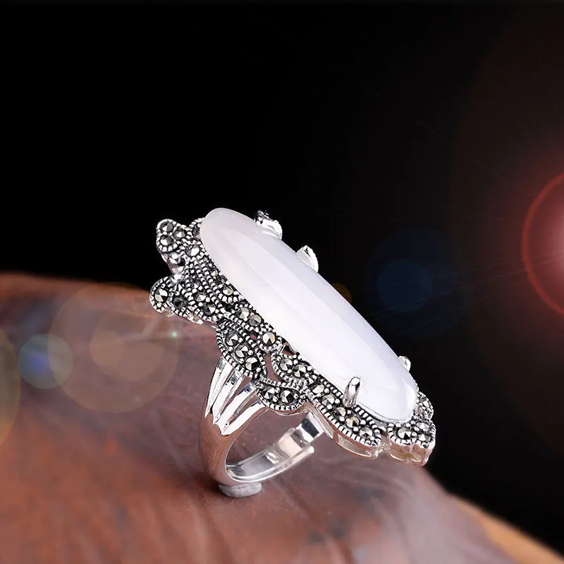 Женское кольцо из серебра 925 пробы с изумрудом топазом белым нефритом черным