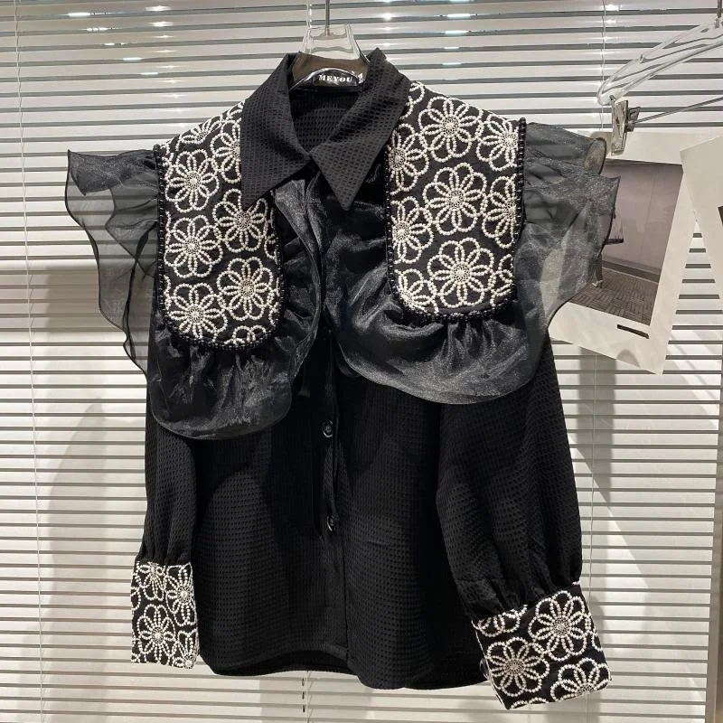 

Shirts & Blouses
