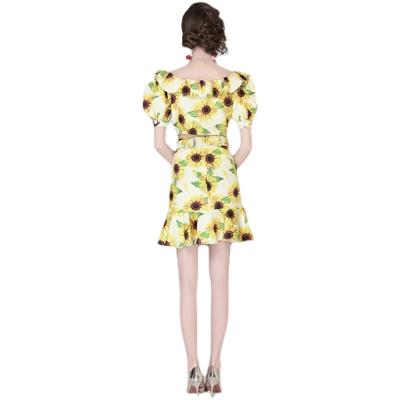 

Summer Designers Women Runway Two Piece Sets Elegant Lady Floral Crop Top with Skirt Suit Holiday Beach Outfits