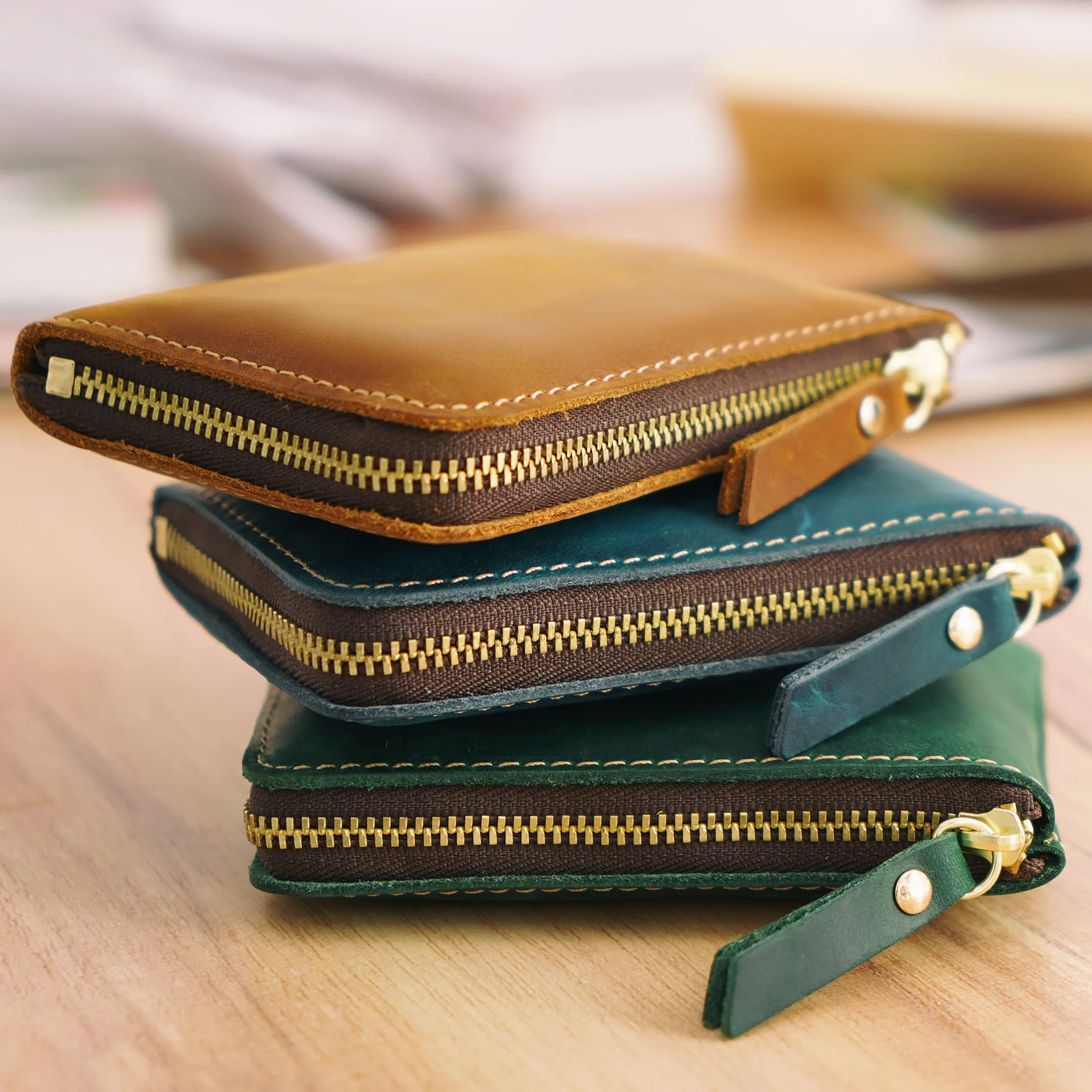 

Simple card case, hand-made leather short crazy horse leather zipper money clip, cowhide leather clip