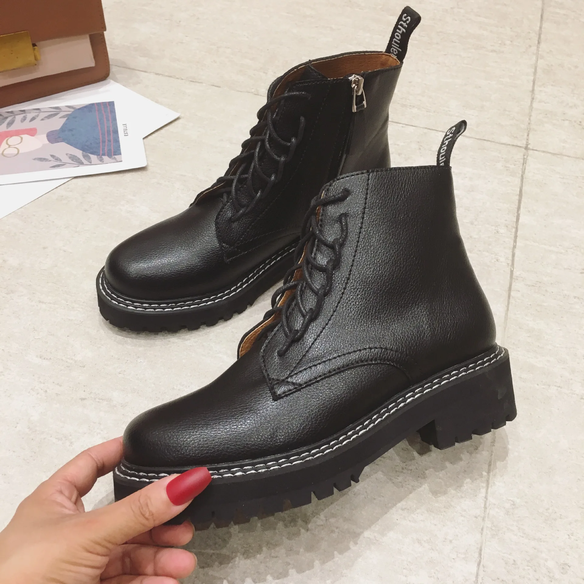 Сезон осень зима Новинка 2019 года Модные женские мотоциклетные ботинки в