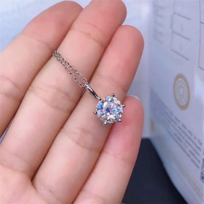 

Женский кулон из серебра 925 пробы, с муассанитом