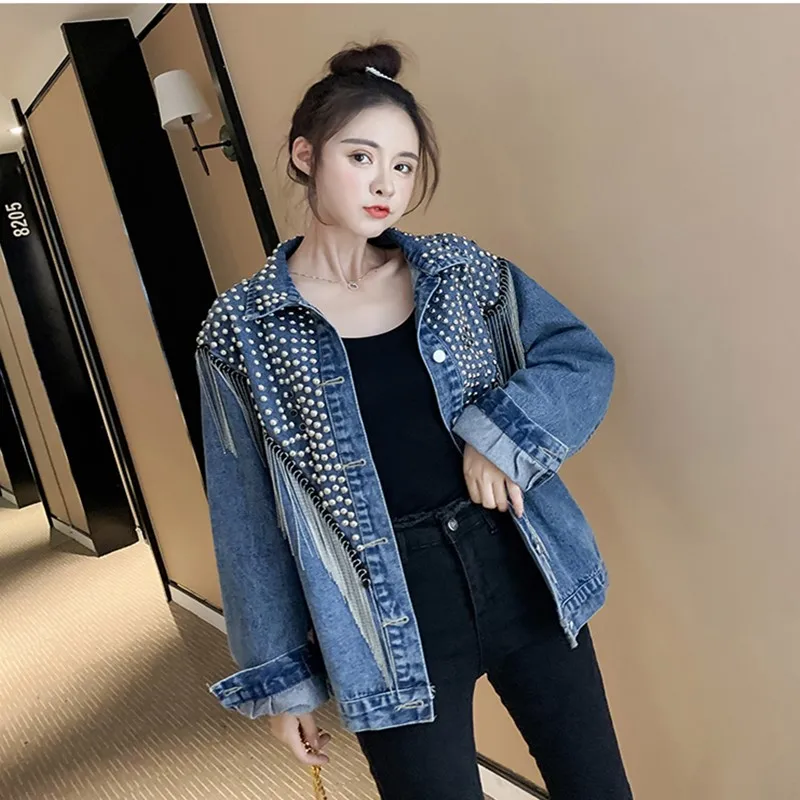 Женская джинсовая куртка с заклепками однобортная бахромой и отложным