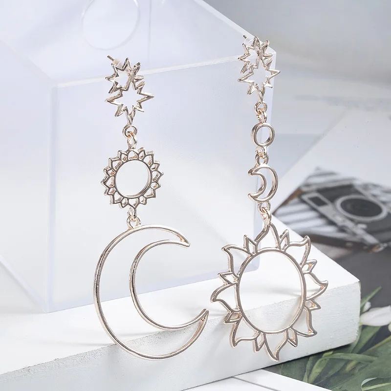 

Version Der Mode Neue Ohrringe Einfache Sonne Gott Mond Gott Asymmetrische Ohrringe Damen