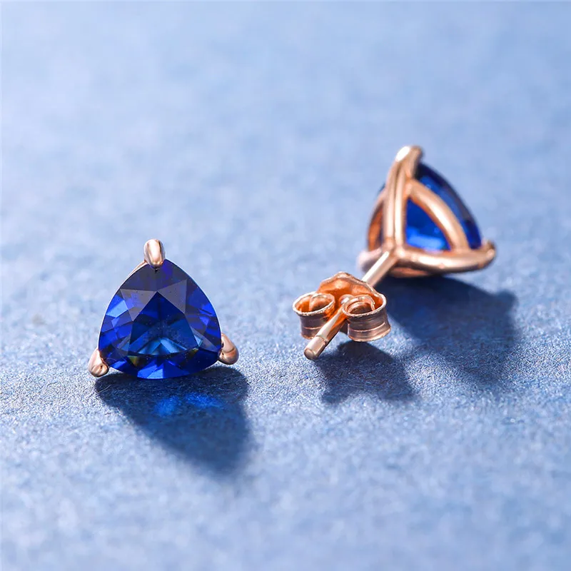 

Cute Female Small Triangle Stud Earrings Crystal Lab Diamond Sapphire Earrings 925 Sterling Silver Rose Gold Earrings For Women