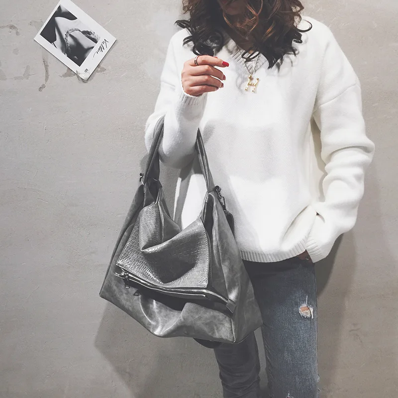 

Large Capacity PU Leather Single Shoulder Bag Women Leisure Messenger Bag Ladies Black Color Big Totes Bag Causal Travel Bag