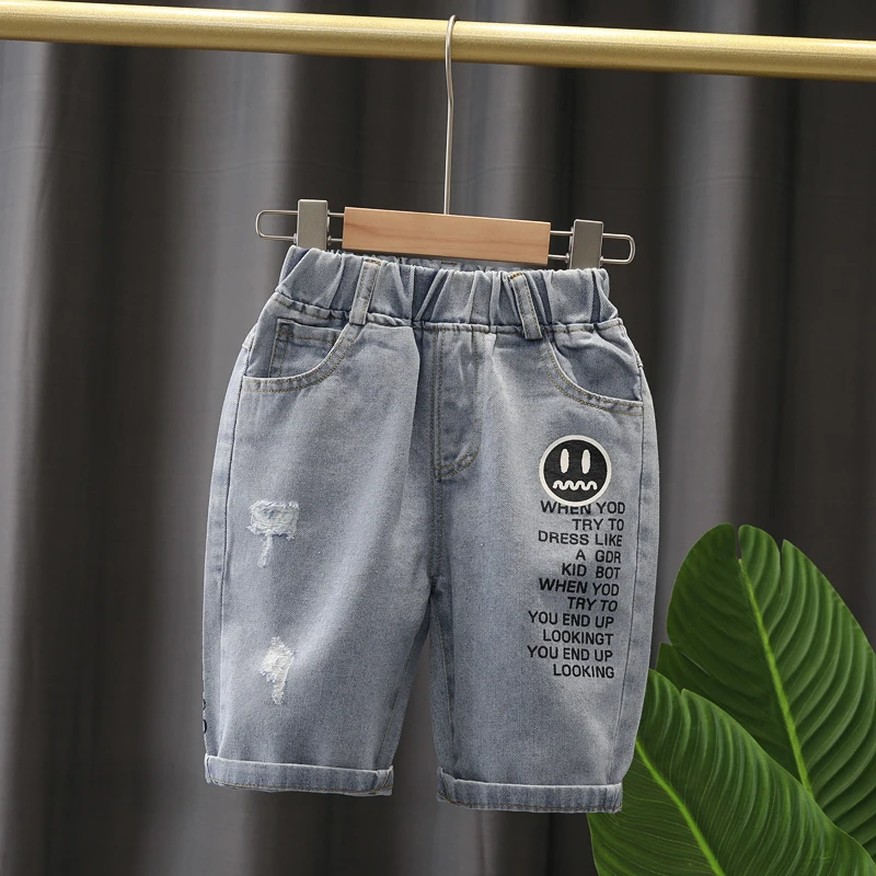 

Детские шорты для мальчиков; 2021 Лето Письмо печати дизайн с протертостями, для девочек детские повседневные джинсовые шорты для маленьких м...