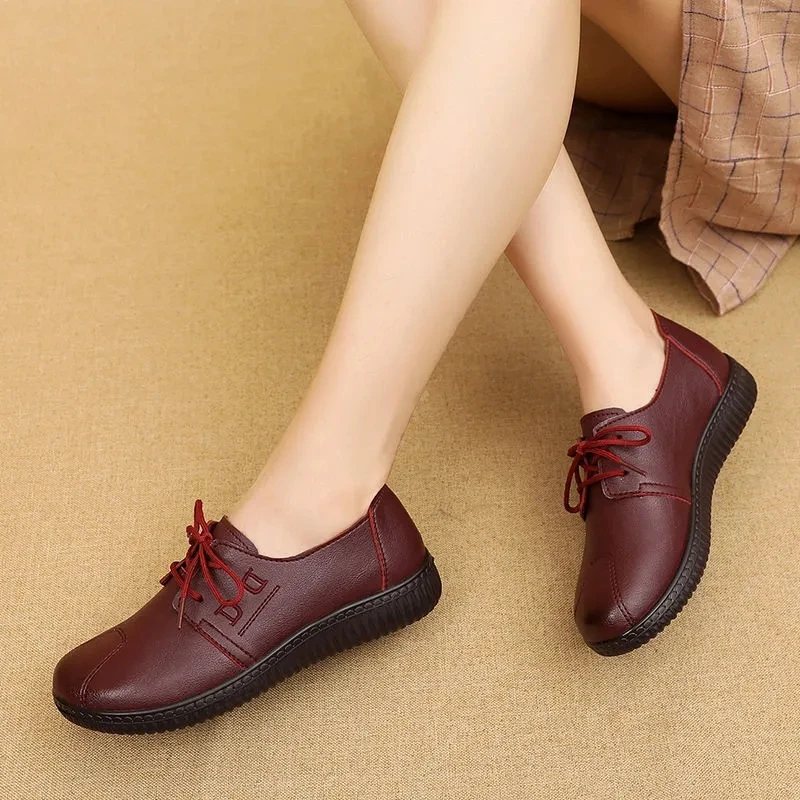 

Classic mother casual flats black leather shoes for women fashion leisure outside shoes female flats