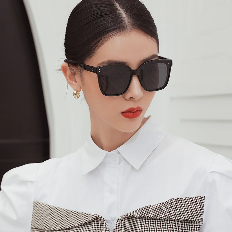 

Women's Square Sunglasses Cat Eye Fashion Luxury High End Traveling Glasses Outdoor Shopping Shades Sunglass With Box