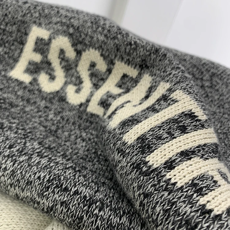 

2021 new Mens Hip Hop Streetwear multi thread knitted chest letter sweater autumn and winter men and women loose couple