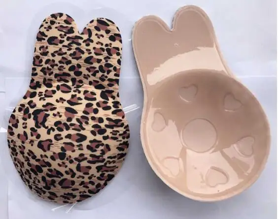 leopard print Бюстгальтер «кролик» Силиконовые бюстгальтеры самоклеющиеся без бретелек без спинки пуш-ап гель Волшебная грудная лента соска крышка наклейки невидимый бюстгальтер - Цвет: leopard print